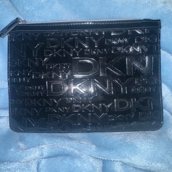 DKNY Black Patent Logo Pouch – Glossy, Bossy, and a Little Bit Y2K‎ - Picture 1 of 3